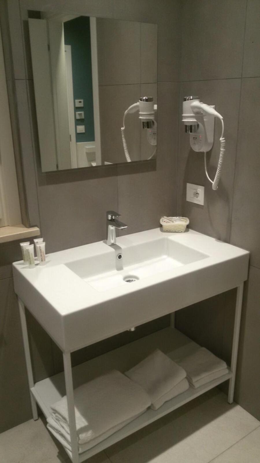 Gabbiano Hotel Чивитанова Марке Екстериор снимка