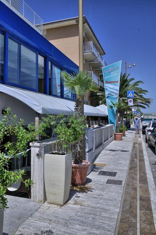 Gabbiano Hotel Чивитанова Марке Екстериор снимка